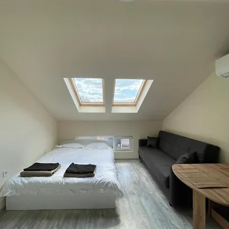 Centre 2 * Βάρνα